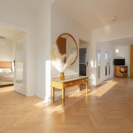 Apartment For 6 People Near Royal Baths Park By Renters Prestige Warschau Exterior foto